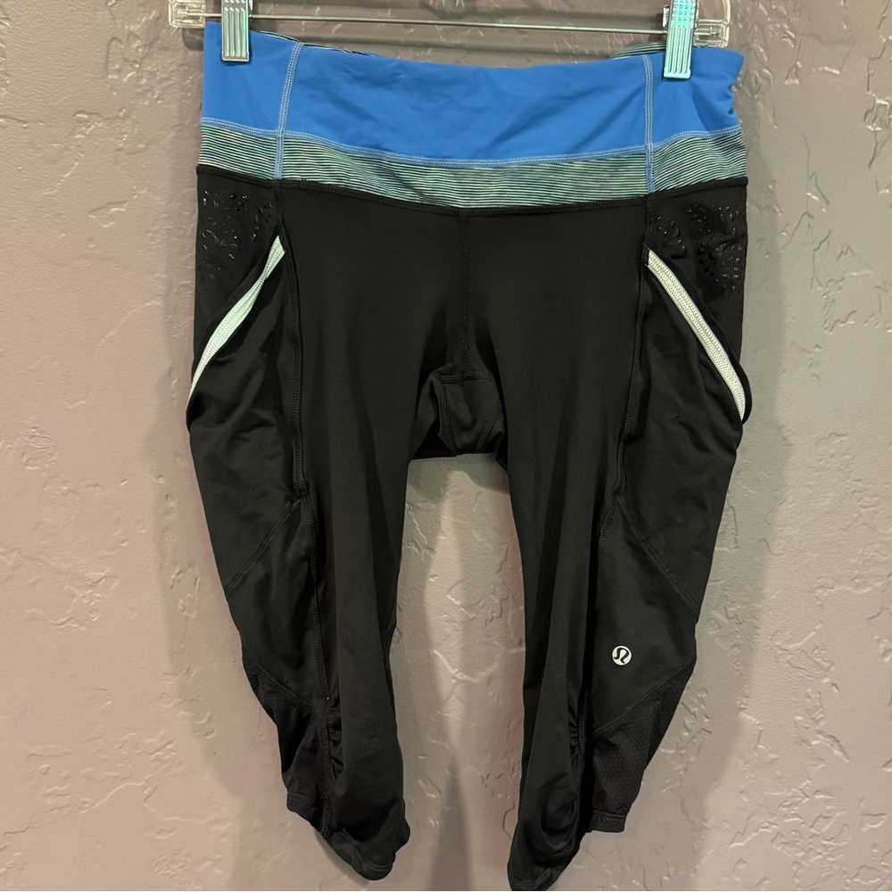 lululemon athletica Black and Blue Cropped Leggings - 8